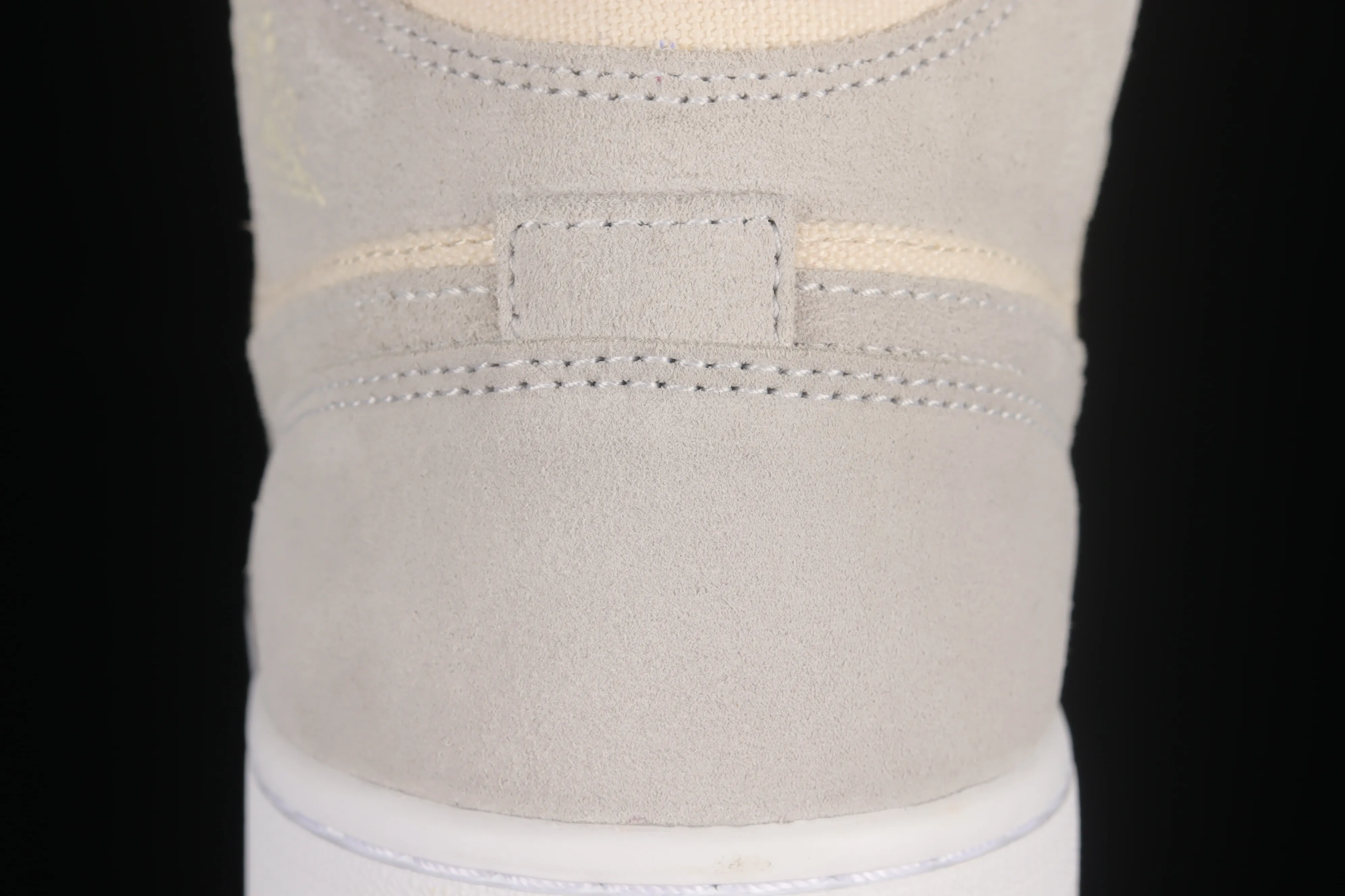 All categories Air Jordan Jordan series basketball shoes Air Jordan 1 Mid G version pure original Air Jordan 1 Mid AJ1 Joe 1 coconut milk color mid-top basketball shoes DN4281-100